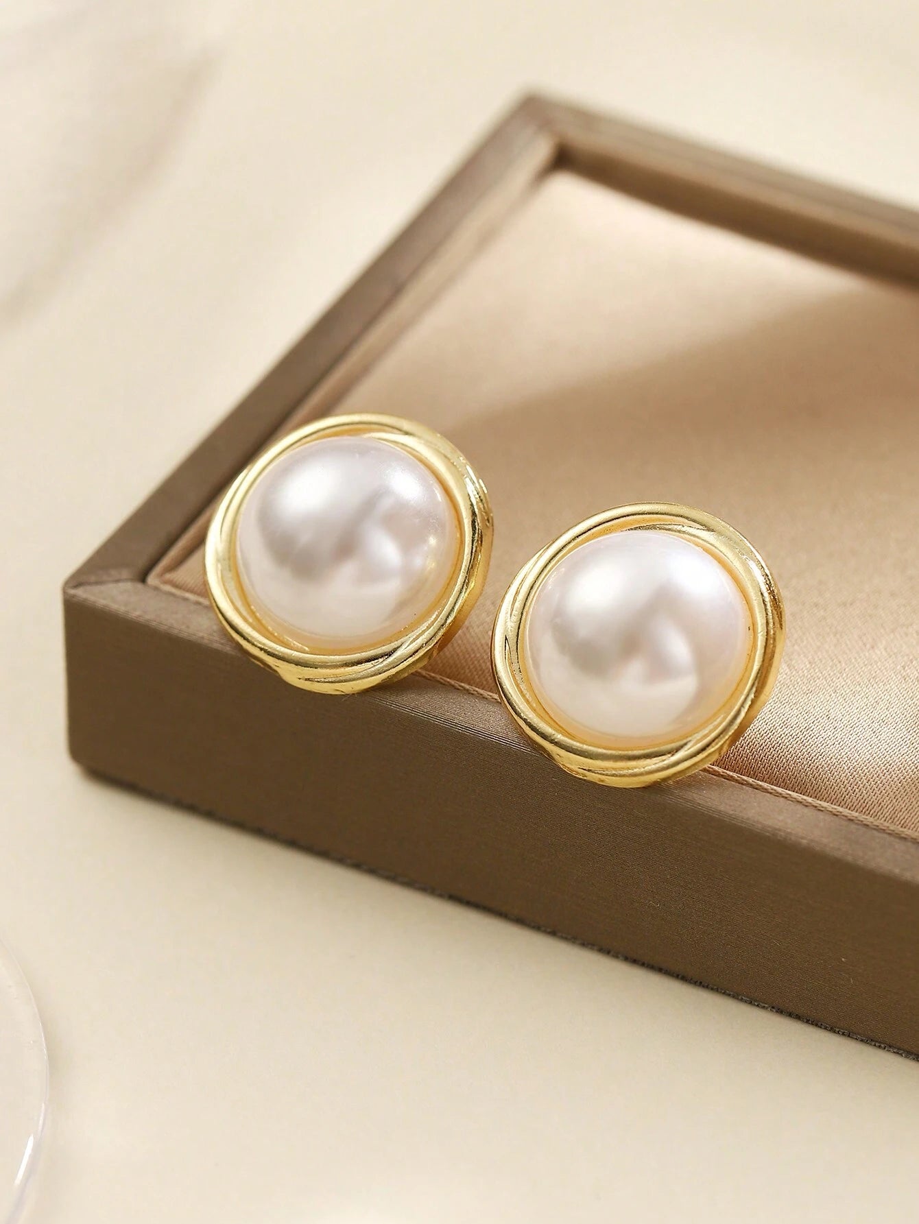 PEARL EARRINGS