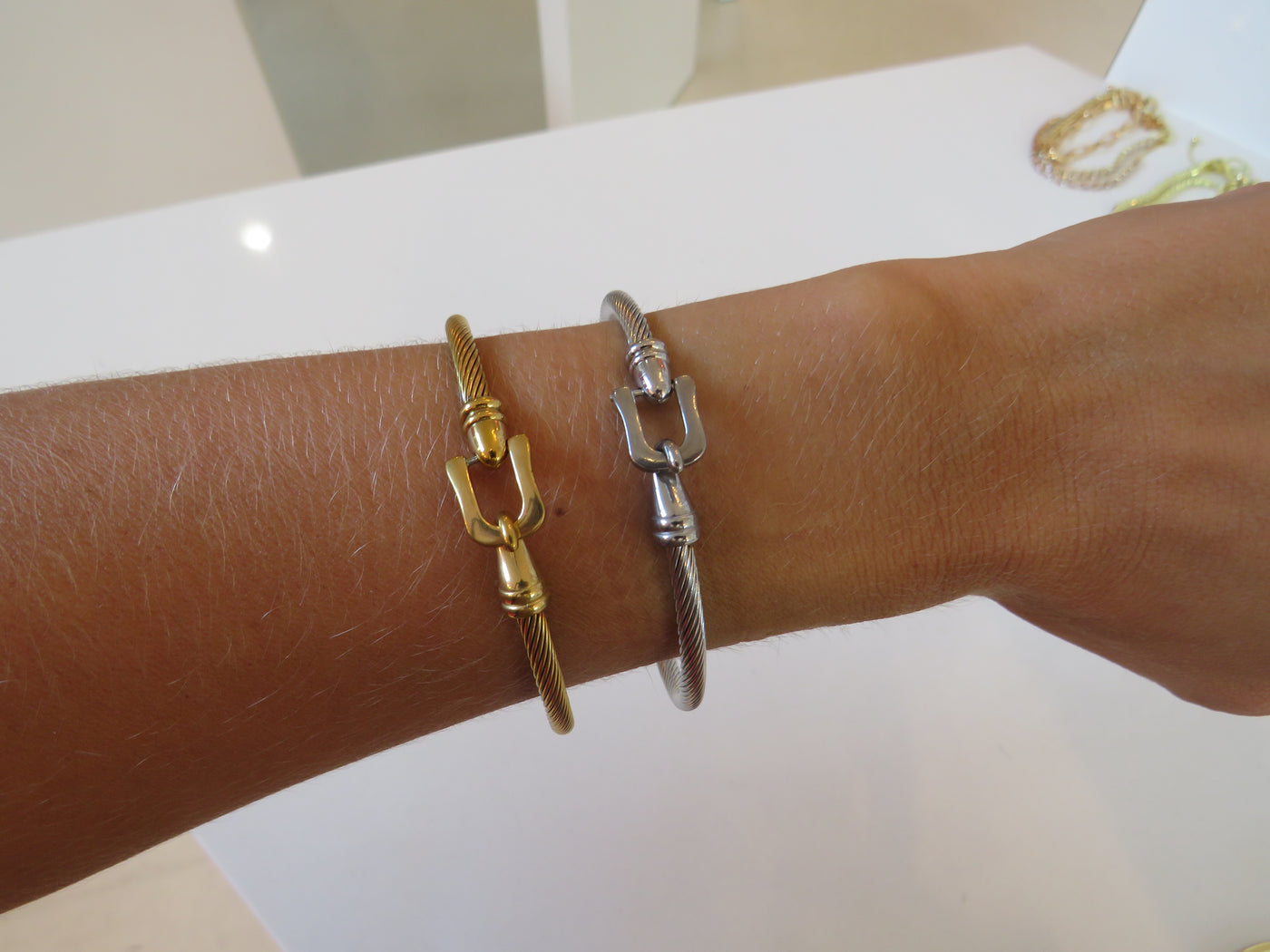BUCKLE CUFF BRACELET