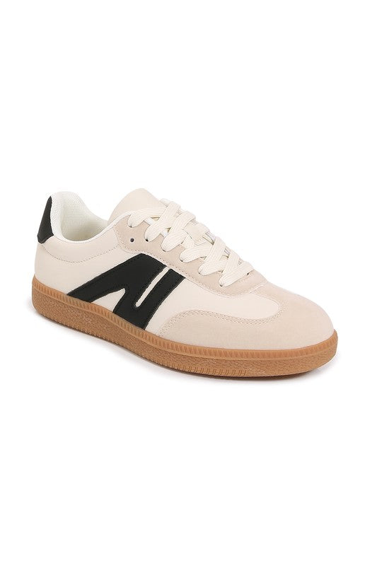 LACE-UP GUM SNEAKER