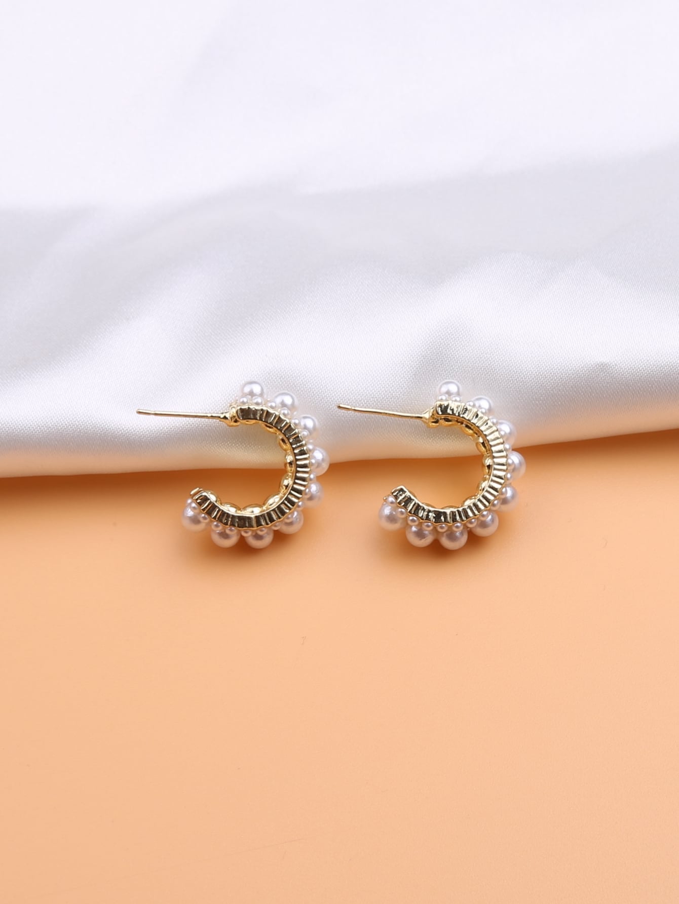 SMALL PEARL HOOPS